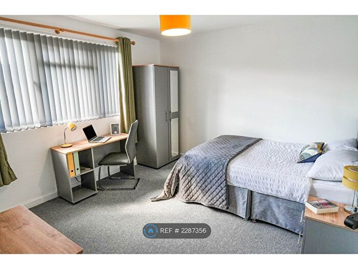 7 Bedroom End Of Terrace House To Rent In Scarborough Way, Coventry, CV4