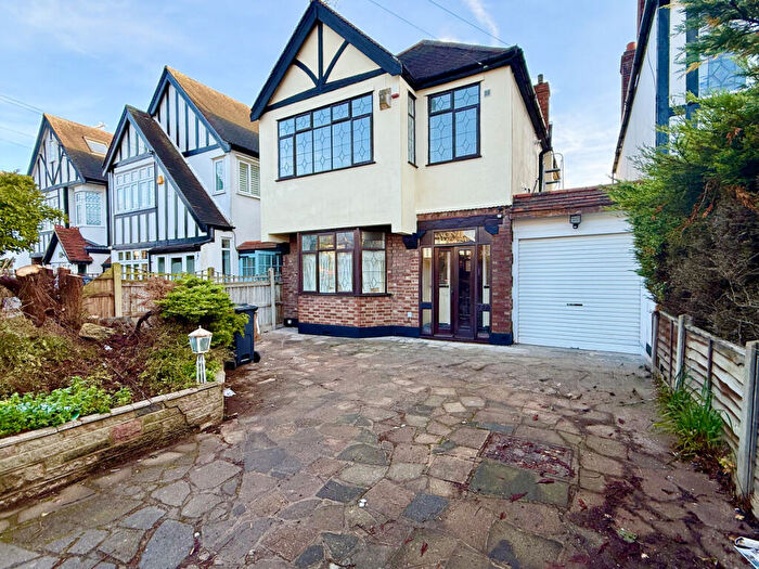 3 Bedroom Detached House To Rent In Westbourne Grove, Westcliff-on-Sea, SS0
