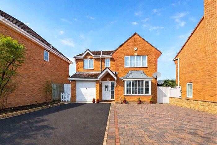 4 Bedroom Detached House For Sale In Barrington Way, Reading, Berkshire, RG1