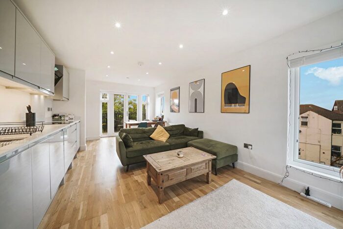 2 Bedroom Flat For Sale In Beulah Road, Thornton Heath, CR7