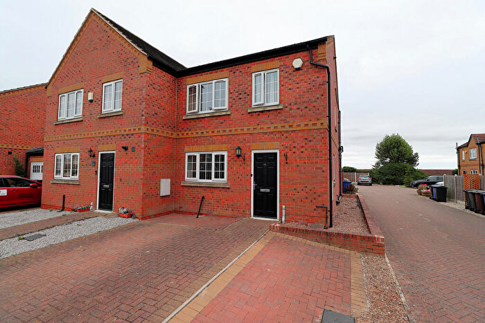 3 Bedroom Semi-Detached House For Sale In Highstone View, Barnsley, S70