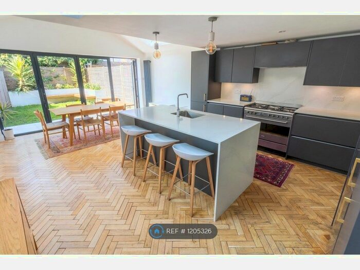 4 Bedroom Terraced House To Rent In Anstey Road, London, SE15