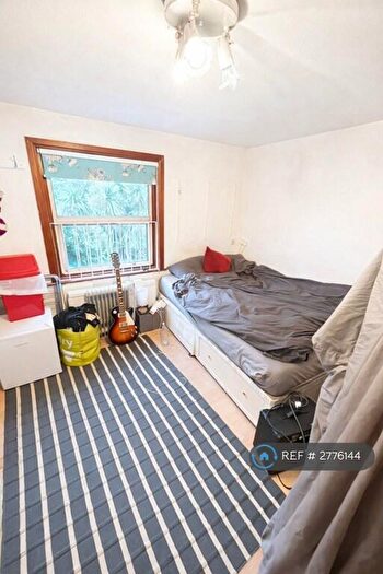 Studio To Rent In Dennington Park Road, London, NW6