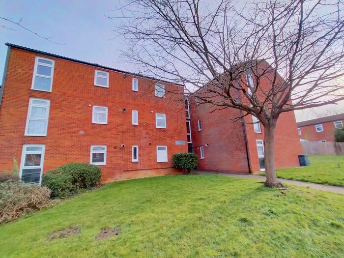 1 Bedroom Flat To Rent In Hopton Road, Stevenage, SG1