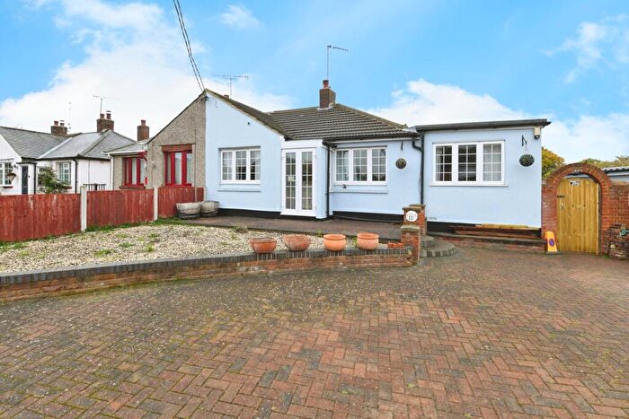 2 Bedroom Bungalow For Sale In Storms Way, Chelmsford, Essex, CM2