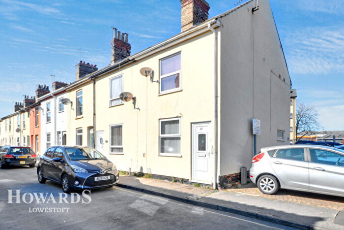2 Bedroom End Of Terrace House For Sale In Albany Road, Lowestoft, NR32