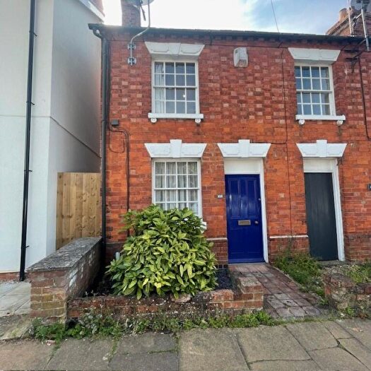 2 Bedroom End Of Terrace House To Rent In Oxford Street, Daventry, Northamptonshire, NN11
