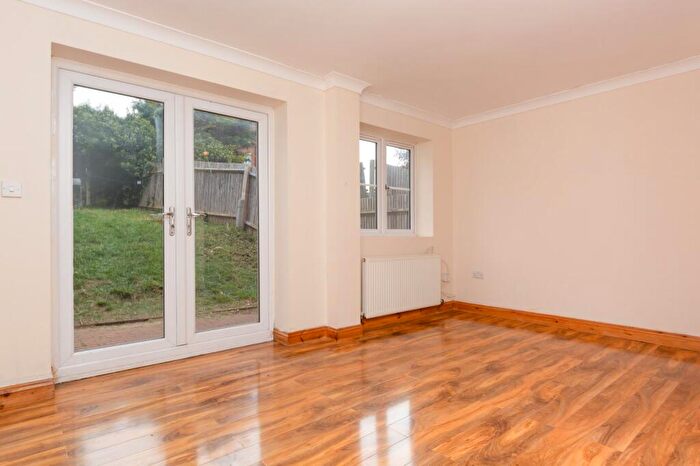 3 Bedroom Terraced House To Rent In Waverley Road, St. Albans, AL3