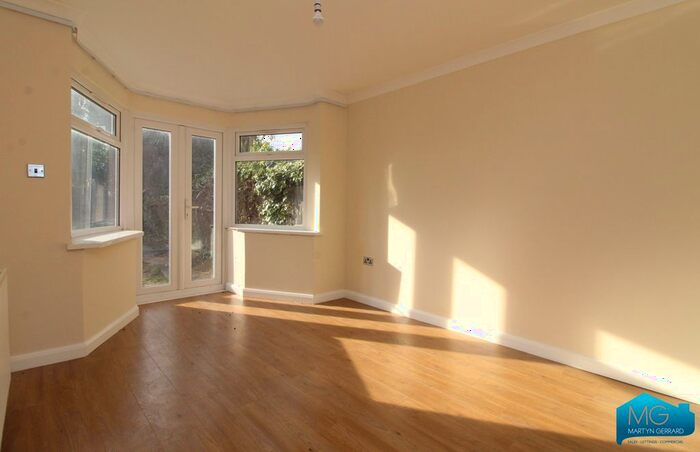 3 Bedroom Semi-Detached House To Rent In Hale Grove Gardens, London, NW7