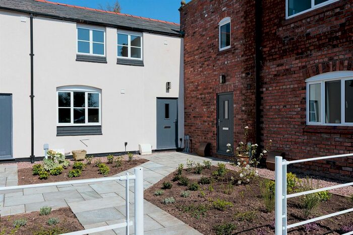 2 Bedroom Mews For Sale In Sandy Brow Close, Tarporley Road, Cotebrook, CW6