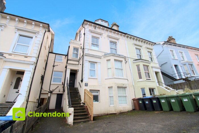 2 Bedroom Flat To Rent In Upper Bridge Road, Redhill, Surrey, RH1
