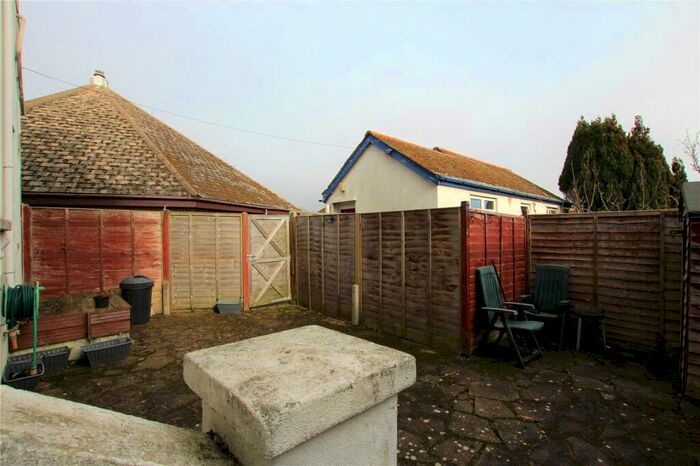 1 Bedroom Apartment To Rent In South Street, Lancing, West Sussex, BN15