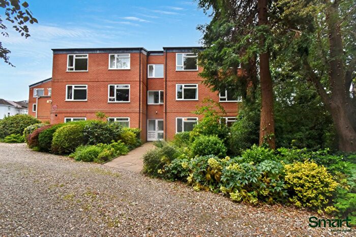 2 Bedroom Flat For Sale In Lyndhurst Road, Exeter, EX2