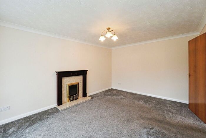 2 Bedroom Detached Bungalow For Sale In Birchwood Park, Mansfield, NG19