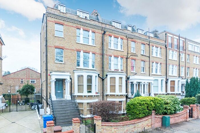 2 Bedroom Flat To Rent In The Gardens East Dulwich, SE22