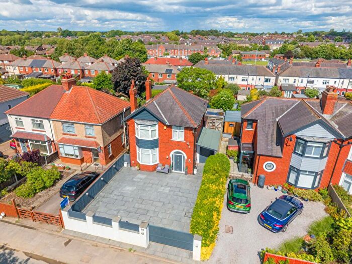 4 Bedroom Detached House For Sale In Kingsley Road, Harrogate, HG1