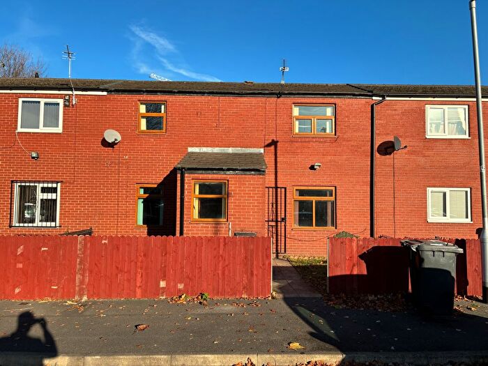 2 Bedroom Terraced House For Sale In Nineveh Gardens, Leeds, LS11