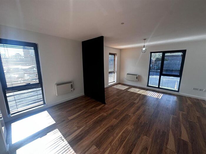 2 Bedroom Apartment To Rent In Ordsall Lane, Salford, M5
