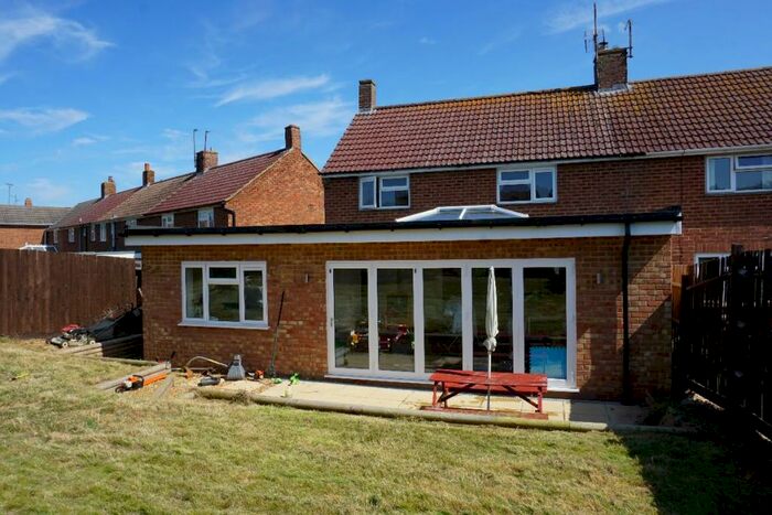 4 Bedroom Semi-Detached House To Rent In Dagnall Road, Olney, MK46