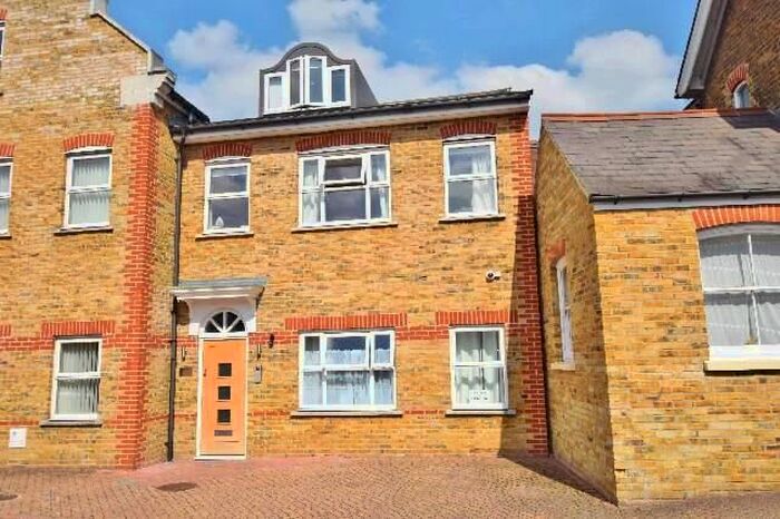 1 Bedroom Flat To Rent In The Mews, High Street, Hampton Hill, TW12