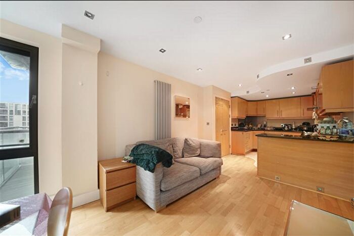 1 Bedroom Apartment To Rent In Millharbour, Canary Wharf, E14