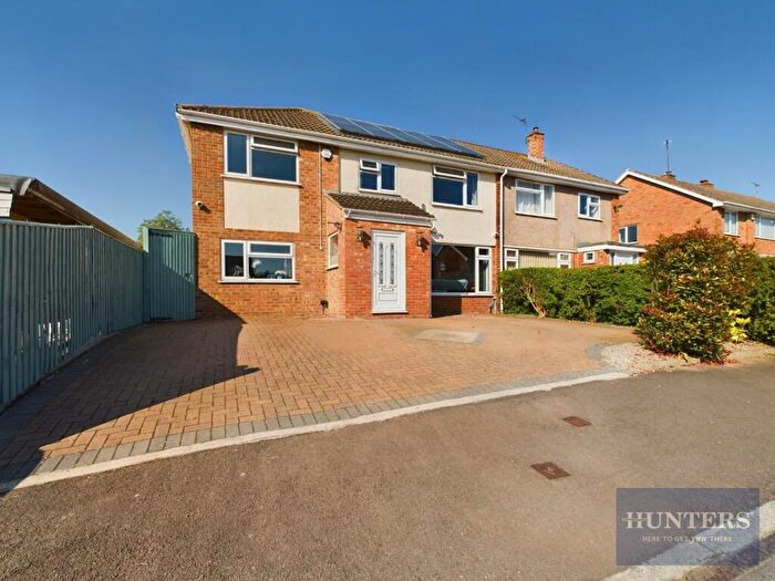 5 Bedroom Semi-Detached House For Sale In Radnor Road, Cheltenham, GL51