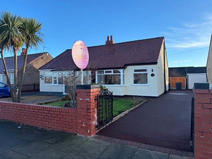 2 Bedroom Semi Detached Bungalow For Sale In North Drive, Thornton-Cleveleys, FY5