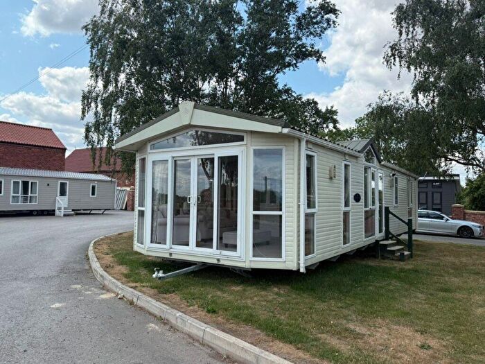3 Bedroom Lodge For Sale In Church Laneham, Retford, DN22