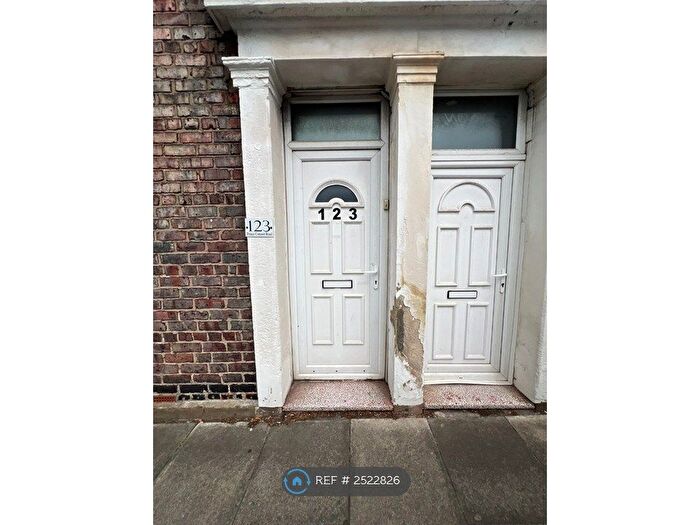 3 Bedroom Flat To Rent In Prince Consort Road, Gateshead, NE8