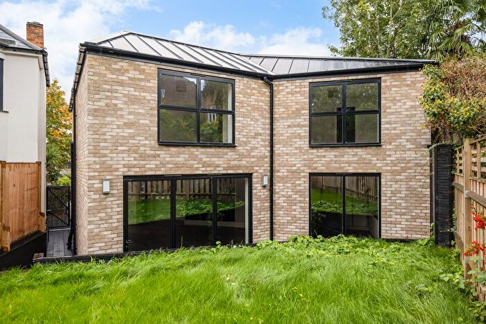 3 Bedroom Detached House For Sale In Boveney Road, London, SE23