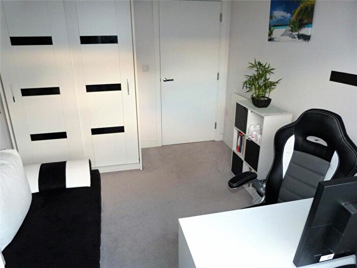 2 Bedroom Apartment To Rent In Cygnet House, Drake Way, Reading, Berkshire, RG2