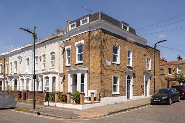 1 Bedroom Flat For Sale In Hassett Road, London, E9