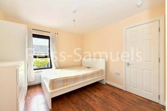 6 Bedroom Terraced House To Rent In Manchester Road, Isle Of Doghs, London, E14