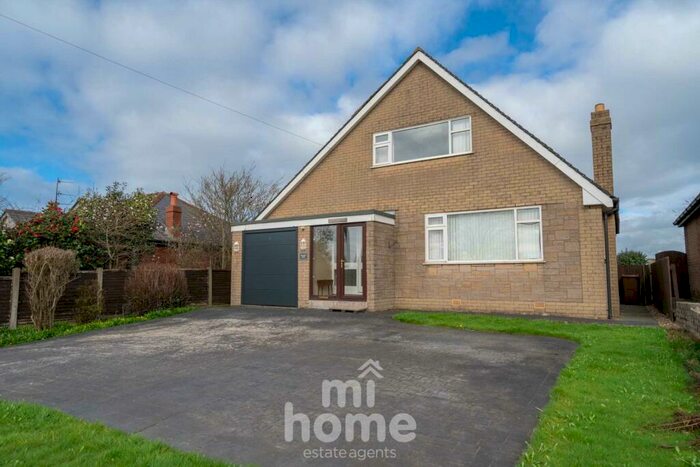 3 Bedroom Detached Bungalow For Sale In Fleetwood Road, Greenhalgh, PR4