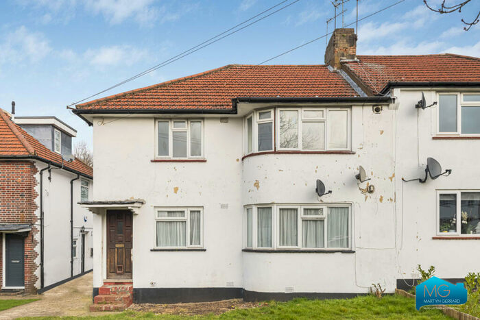 2 Bedroom Apartment To Rent In Laleham Avenue, Mill Hill, London, NW7