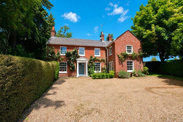 4 Bedroom Detached House For Sale In Marl Lane, Fordingbridge, Hampshire, SP6