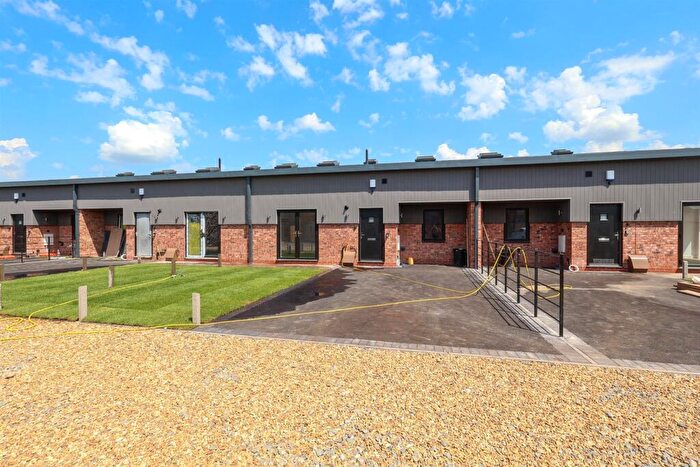 3 Bedroom Barn Conversion To Rent In Holt Farm, Studley, B80