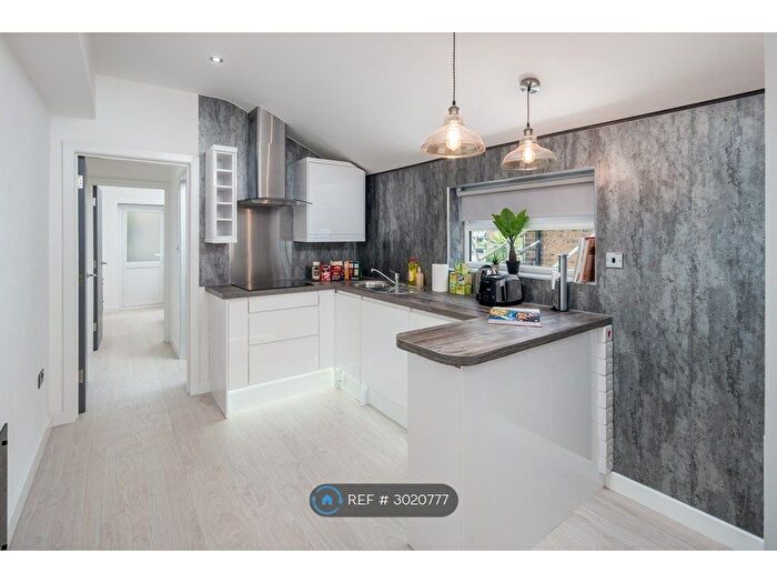 2 Bedroom Flat To Rent In Penrith Road, Southend-On-Sea, N15