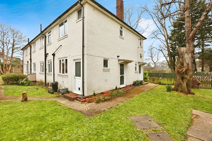 2 Bedroom Flat For Sale In Bursledon Road, Southampton, Hampshire, SO19