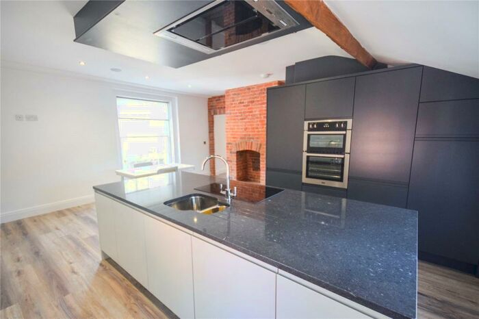 2 Bedroom Flat To Rent In Churchgate, Stockport, SK1