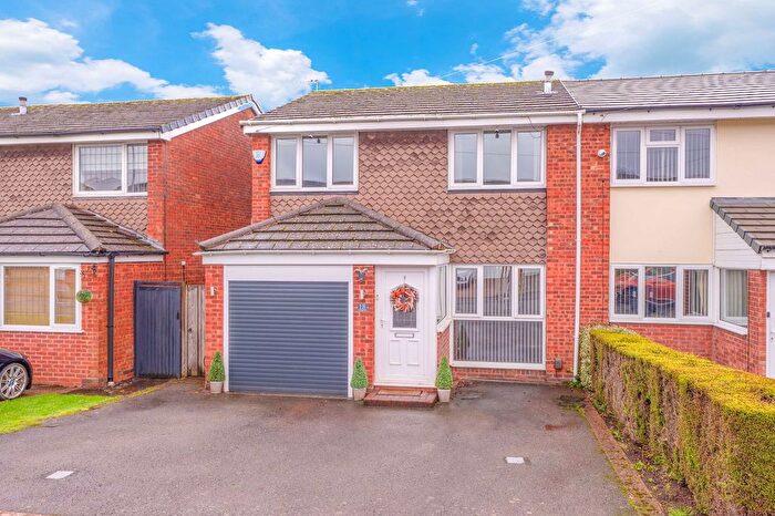 3 Bedroom Semi-Detached House For Sale In Westcroft Way, Birmingham, B14