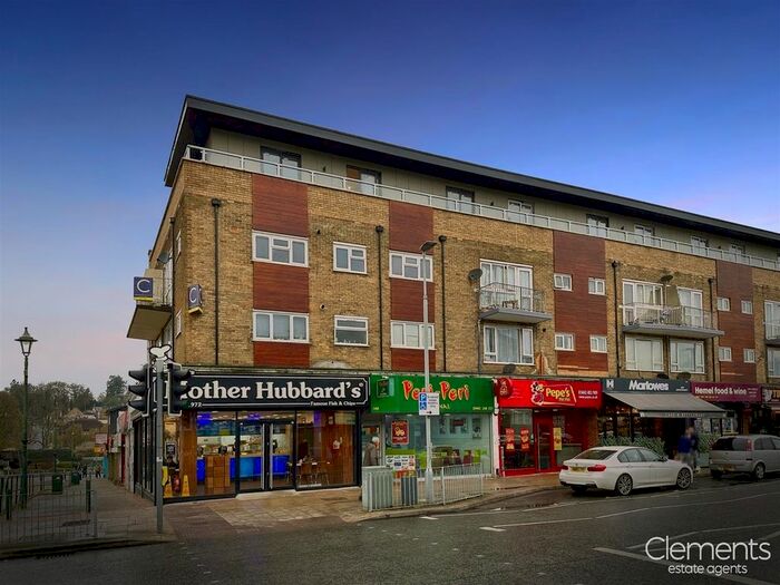 2 Bedroom Flat To Rent In The Square, Marlowes, Hemel Hempstead, HP1