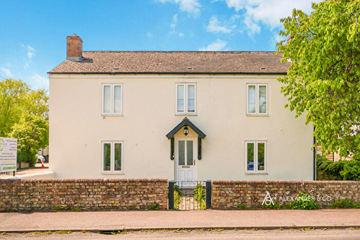 2 Bedroom Maisonette To Rent In Ploughley Road, Lower Arncott, OX25