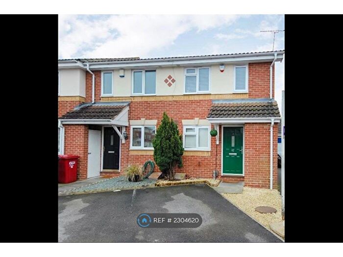 2 Bedroom Terraced House To Rent In Nicholas Gardens, Slough, SL1