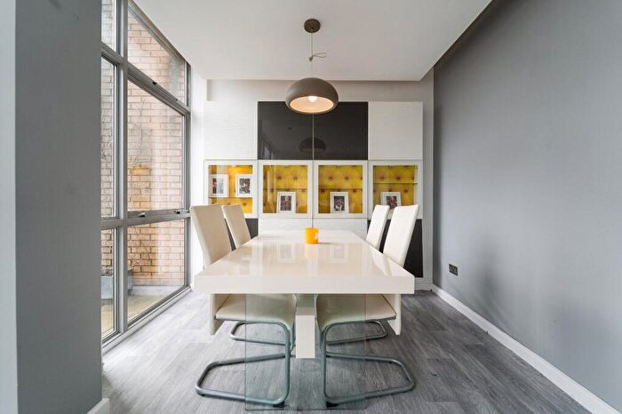 3 Bedroom Flat For Sale In Granville Street, Birmingham, West Midlands, B1
