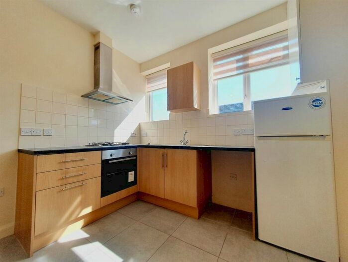 1 Bedroom Flat To Rent In High Street, Slough, SL1