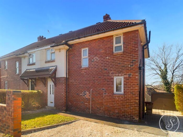 3 Bedroom Semi-Detached House To Rent In Greenthorpe Hill, Leeds, LS13