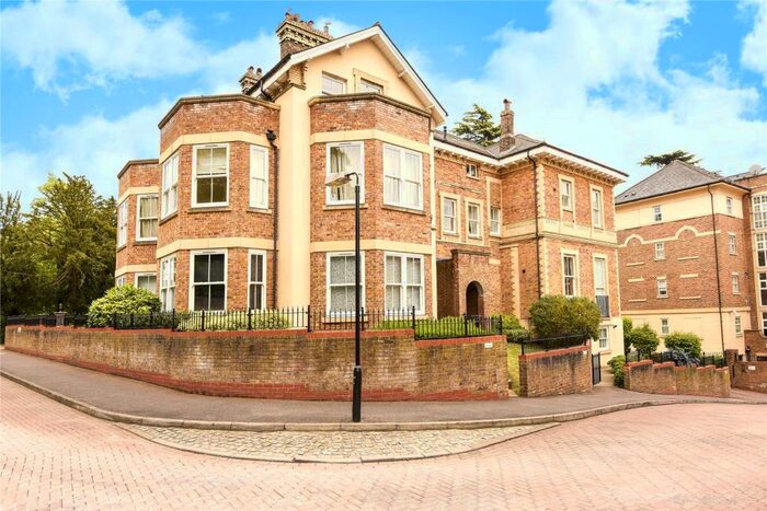 3 Bedroom Apartment To Rent In The Monastery, Carmelite Drive, Reading, Berkshire, RG30