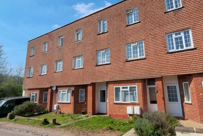 3 Bedroom House To Rent In Bedroom First Floor Maisonette In Kenley, CR8