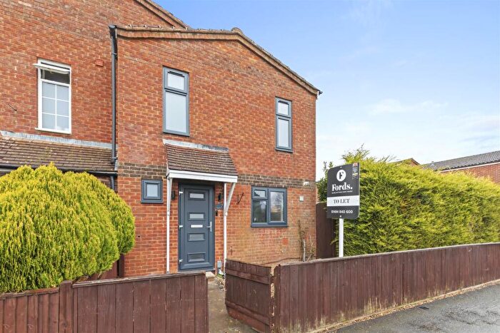 4 Bedroom House To Rent In Shrimpton Road, High Wycombe, HP12